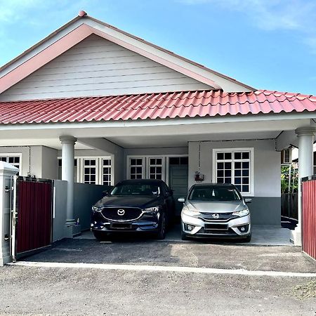 Teratai Homestay 3 Batu Buruk 쿠알라트렝가누 외부 사진