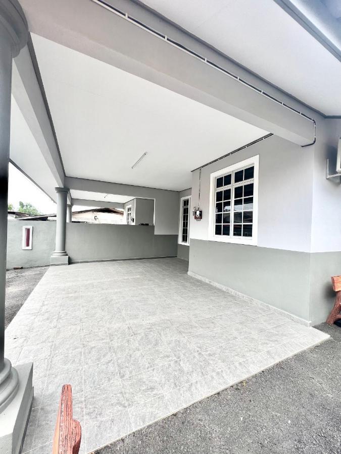 Teratai Homestay 3 Batu Buruk 쿠알라트렝가누 외부 사진