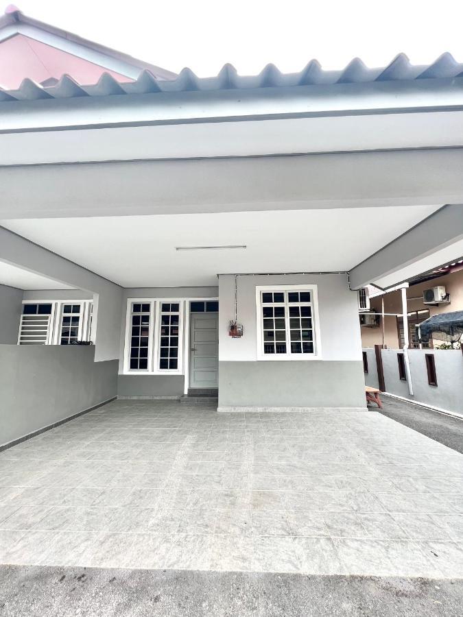 Teratai Homestay 3 Batu Buruk 쿠알라트렝가누 외부 사진
