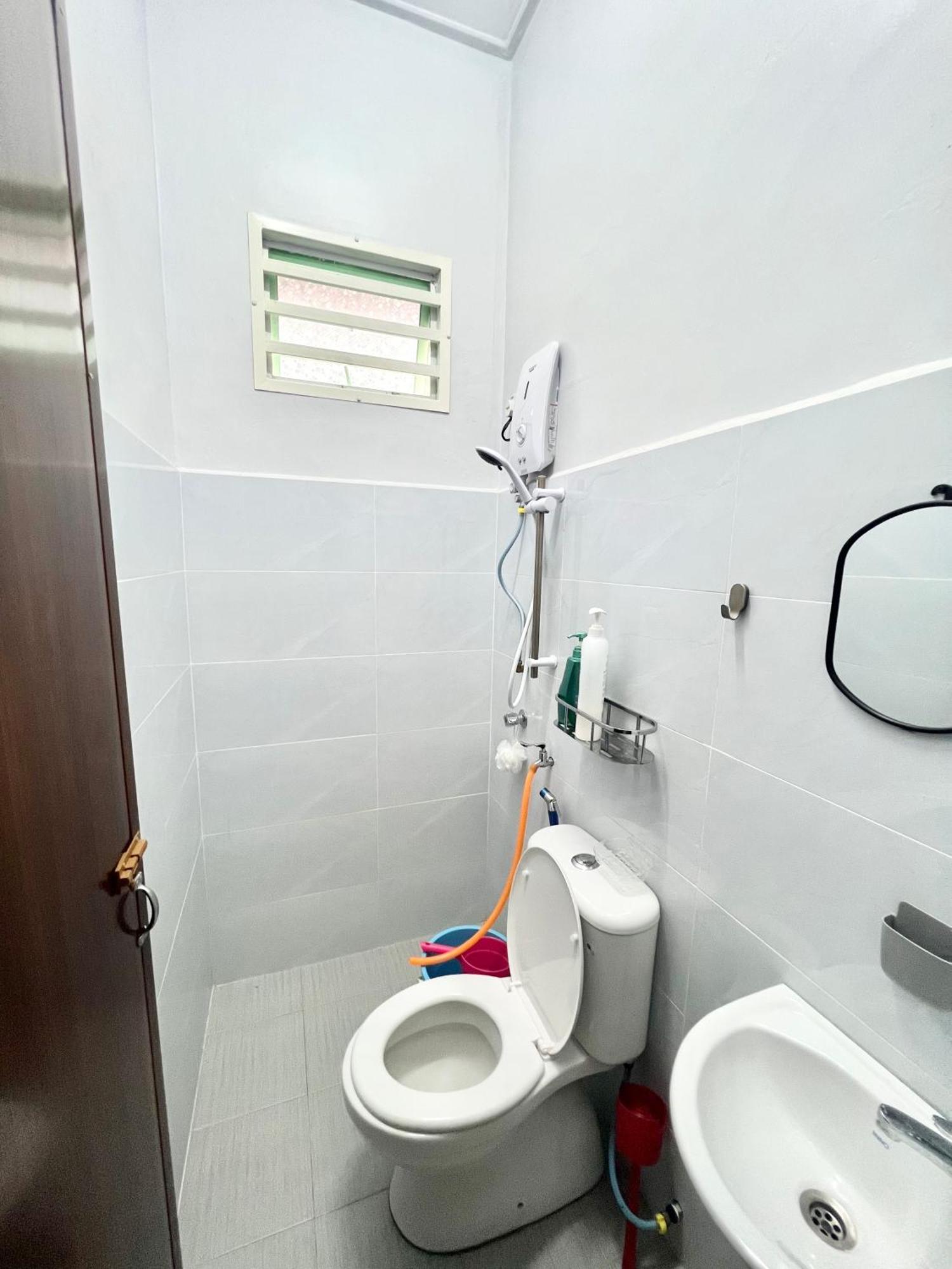 Teratai Homestay 3 Batu Buruk 쿠알라트렝가누 외부 사진