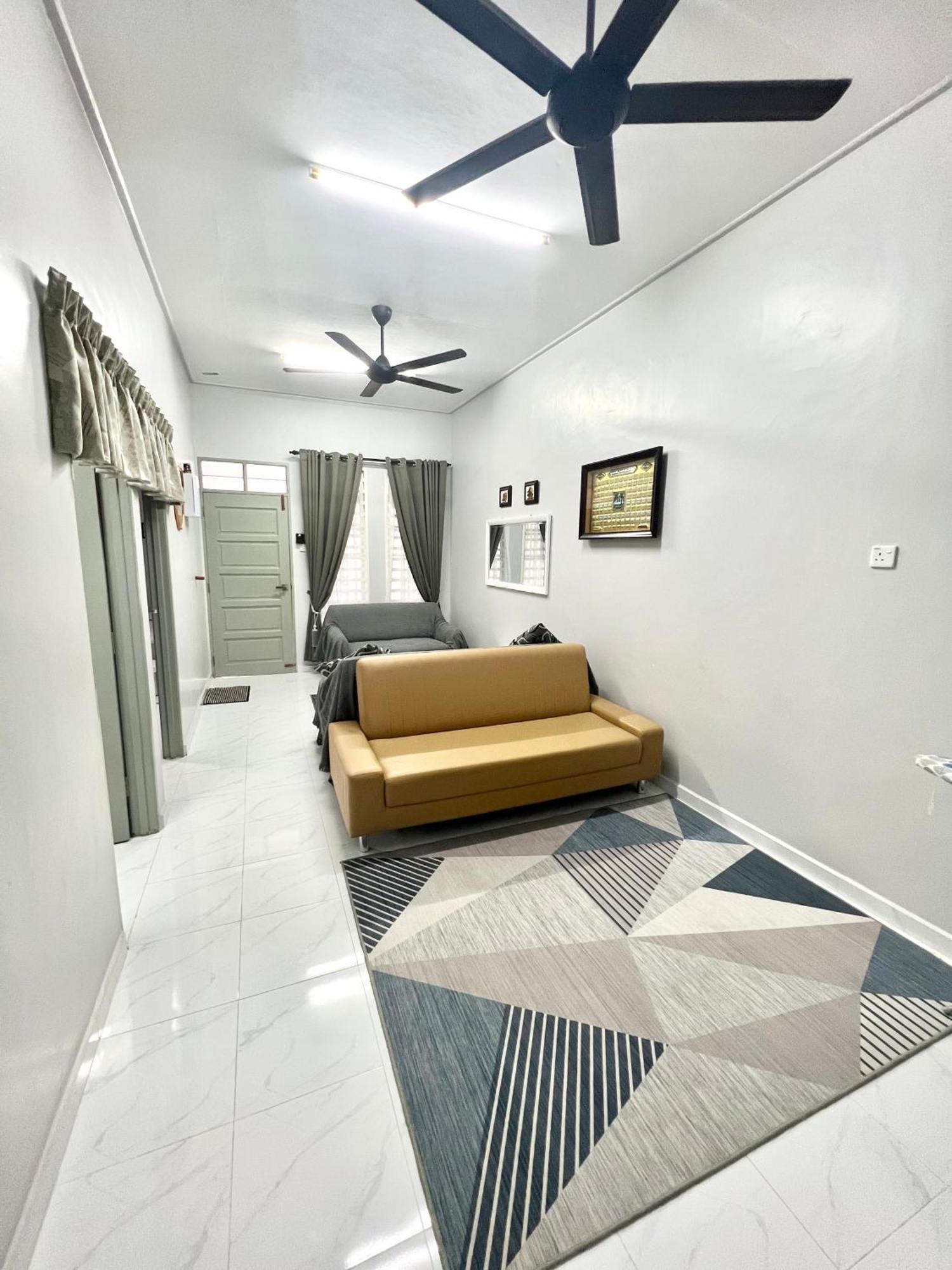 Teratai Homestay 3 Batu Buruk 쿠알라트렝가누 외부 사진